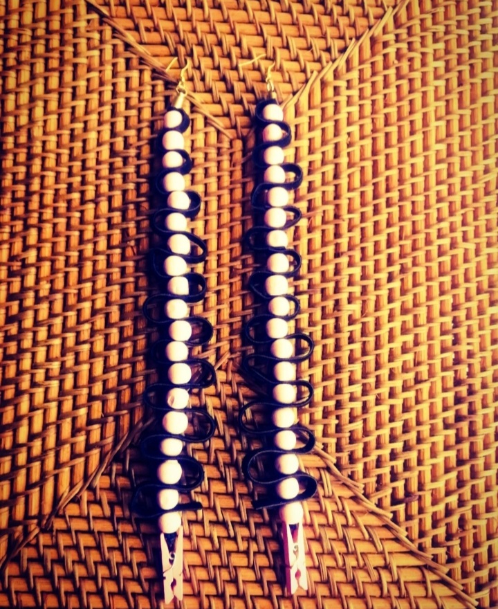 Funky Spine drop earrings