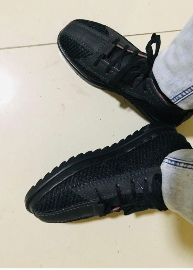 Black Casual Sneaker